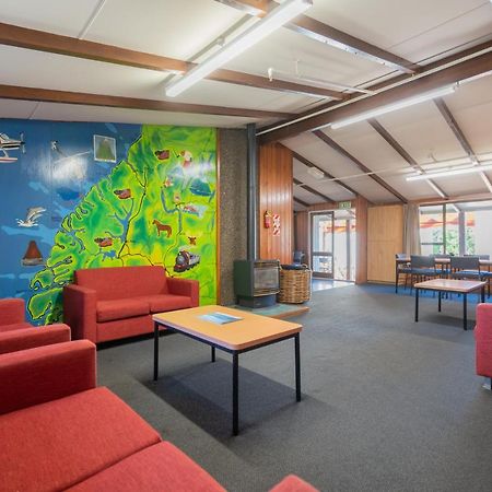 Te Anau Central Backpackers Esterno foto