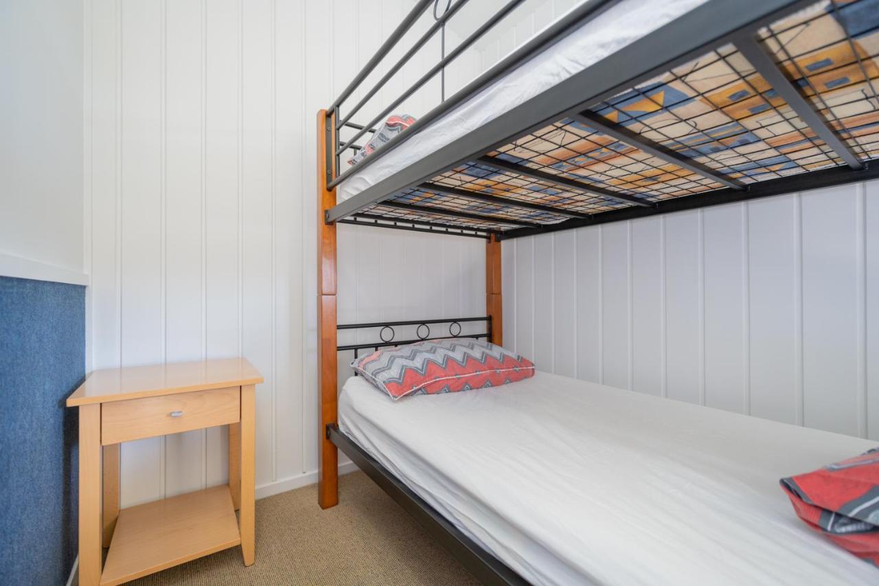 Te Anau Central Backpackers Esterno foto