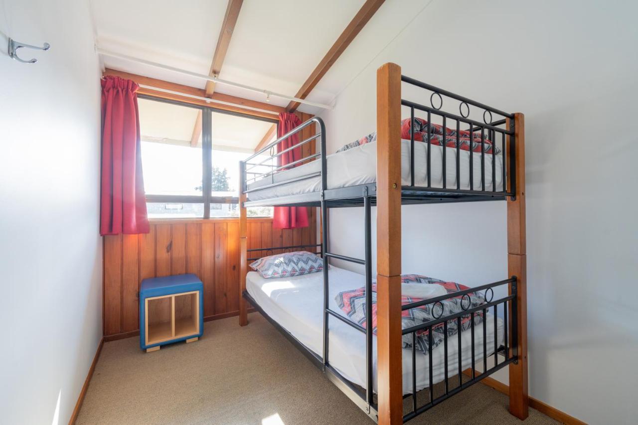 Te Anau Central Backpackers Esterno foto