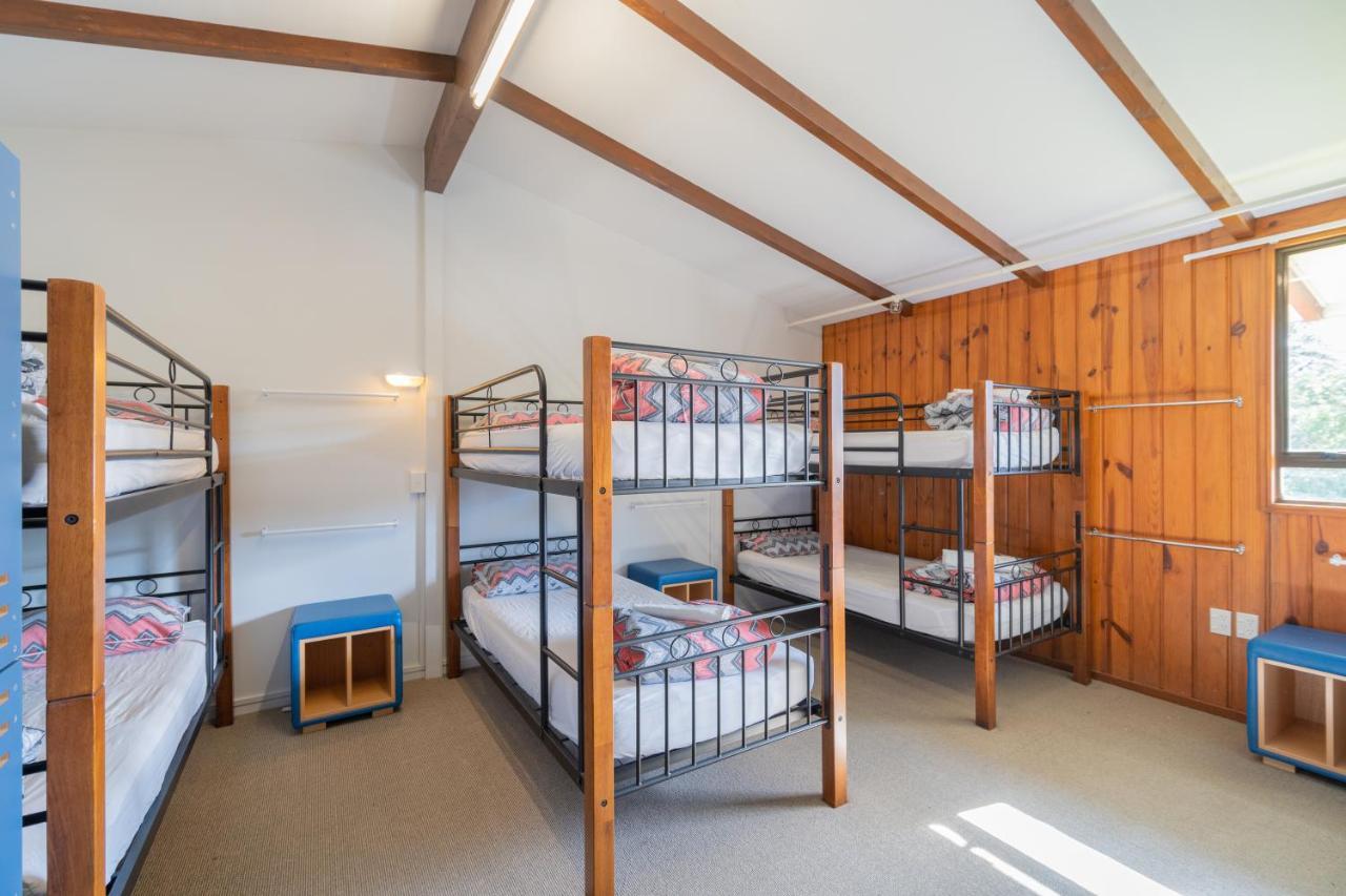 Te Anau Central Backpackers Esterno foto