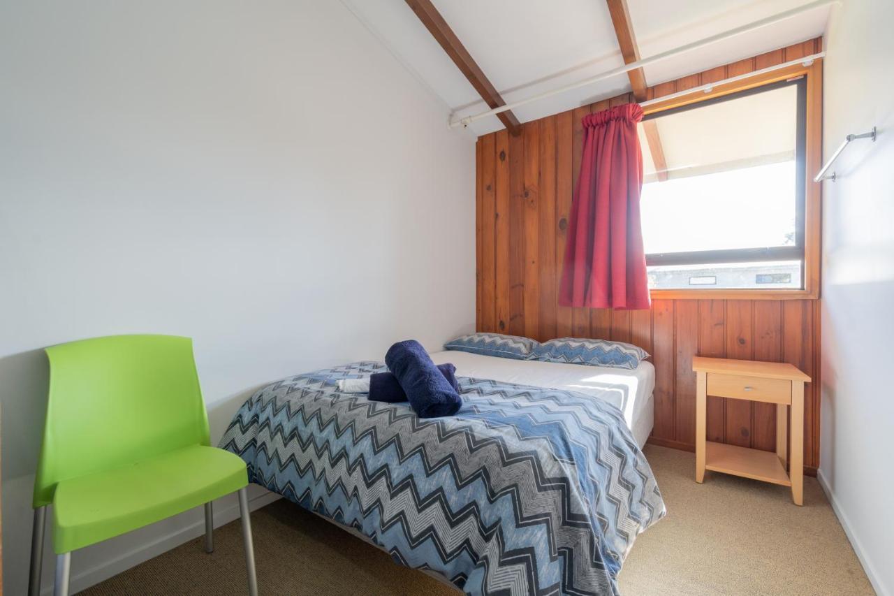 Te Anau Central Backpackers Esterno foto